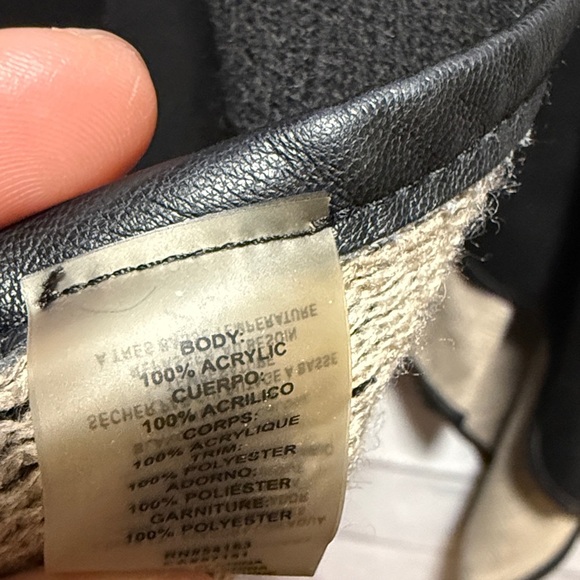 Calvin Klein Poncho - Picture 6 of 6